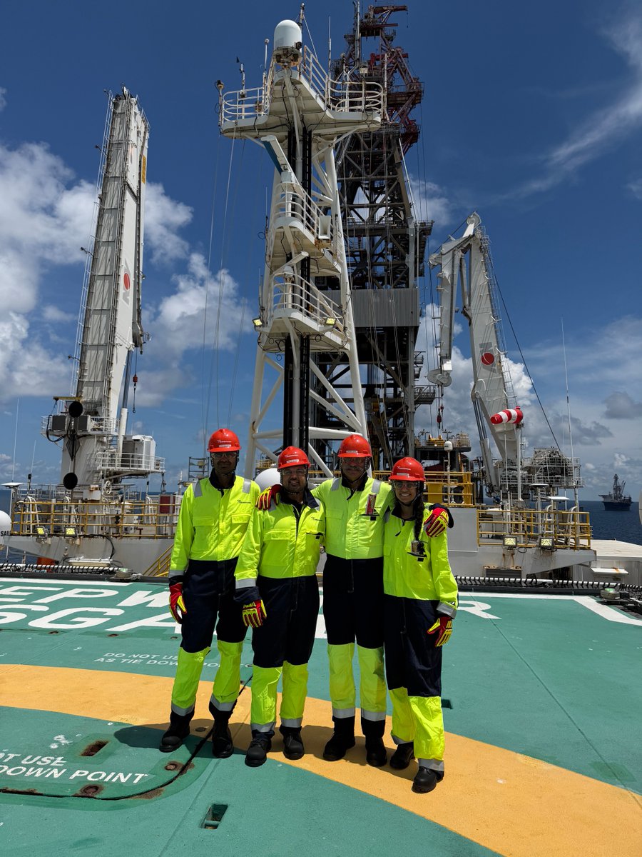 MohnishPabrai's tweet photo. I very much enjoyed visiting the Deepwater Asgard drillship in the Gulf of America yesterday. Thanks to $RIG CFO Thad Vayda for making it happen and joining us for the trip! The most impressive part was the Asgard’s crew and Transocean’s people. https://t.co/SvyJd72u0y