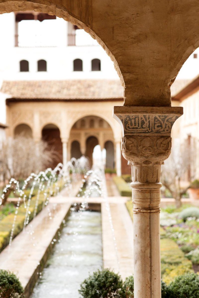 kayamerthasan_'s tweet photo. Granada, Elhamra Sarayı'nda sütun başında
"La Galibe İllallah" ibaresi. https://t.co/N1cNLYEyJP