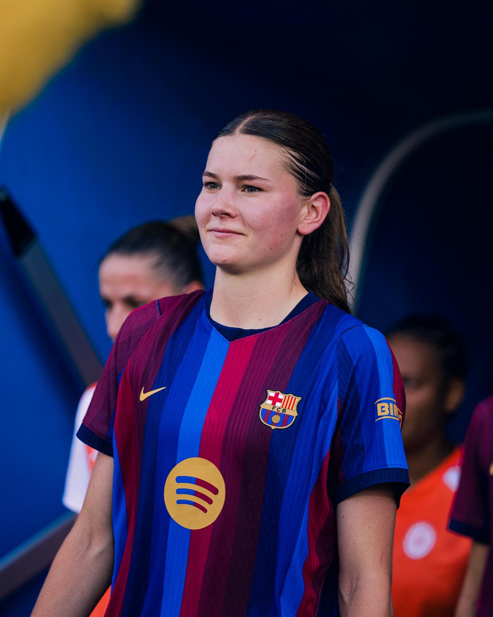 FCBfemeni's tweet photo. Primers minuts amb el Barça de Renee 🙌

Esperem que tinguis una gran temporada 🔥 https://t.co/6F3RGvg523
