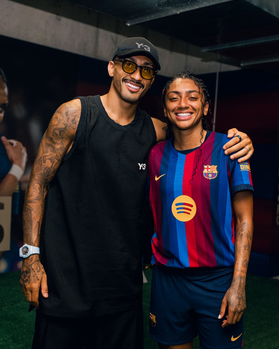 FCBfemeni's tweet photo. Raphinha i Kerolin, màgia brasilera 🪄 https://t.co/MMOYmWR4gm