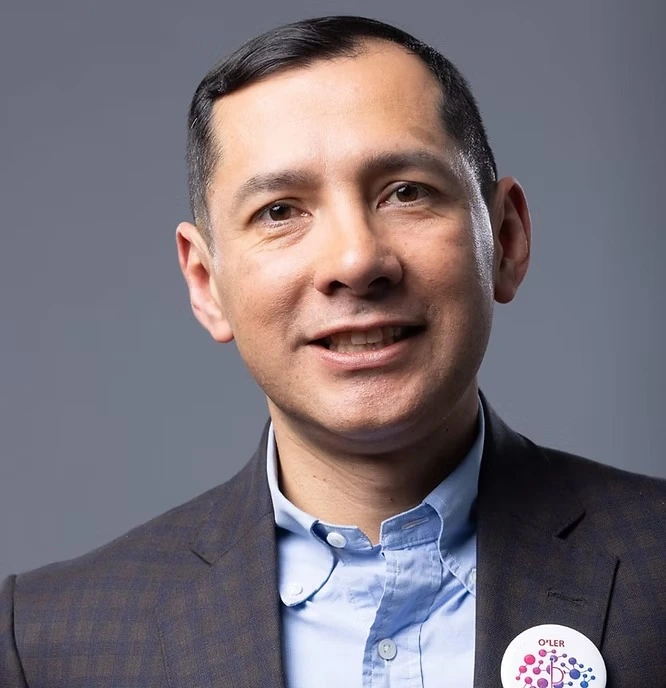 RonnySuarez_'s tweet photo. Atención

Puedo confirmar que el doctor @docpinoAI será el nuevo director general del @HOMILCOL. El doctor Pino, de formación militar, es médico internista con subespecialización en hematología y oncología clínica, y formación en oncología molecular y administración en salud. https://t.co/RdUtgrof5E