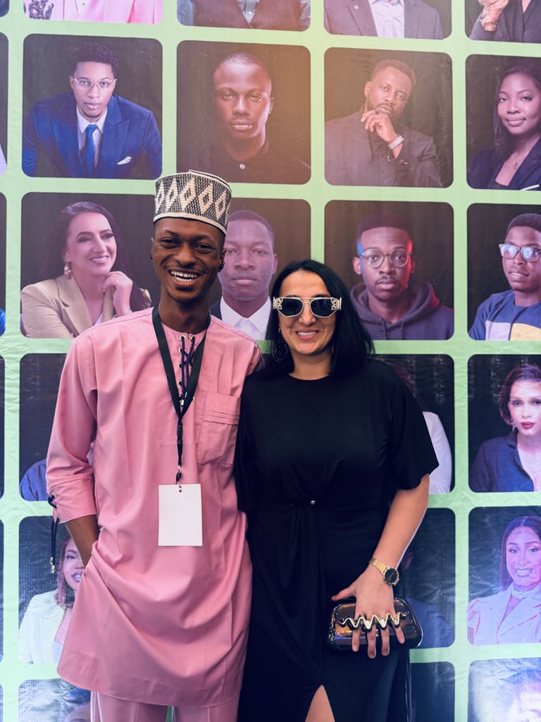 theReharb's tweet photo. The conversation behind the smile
Me: I think we look alike
My Brother @fgo_show : can you climb bridge ?
Farida: You go fit do am ? 😂😂
@farielysian amazing person
@achieverssummitafrica
You hear the background music MISSION IMPOSSIBLE
#farida https://t.co/V2rvKkr6R1