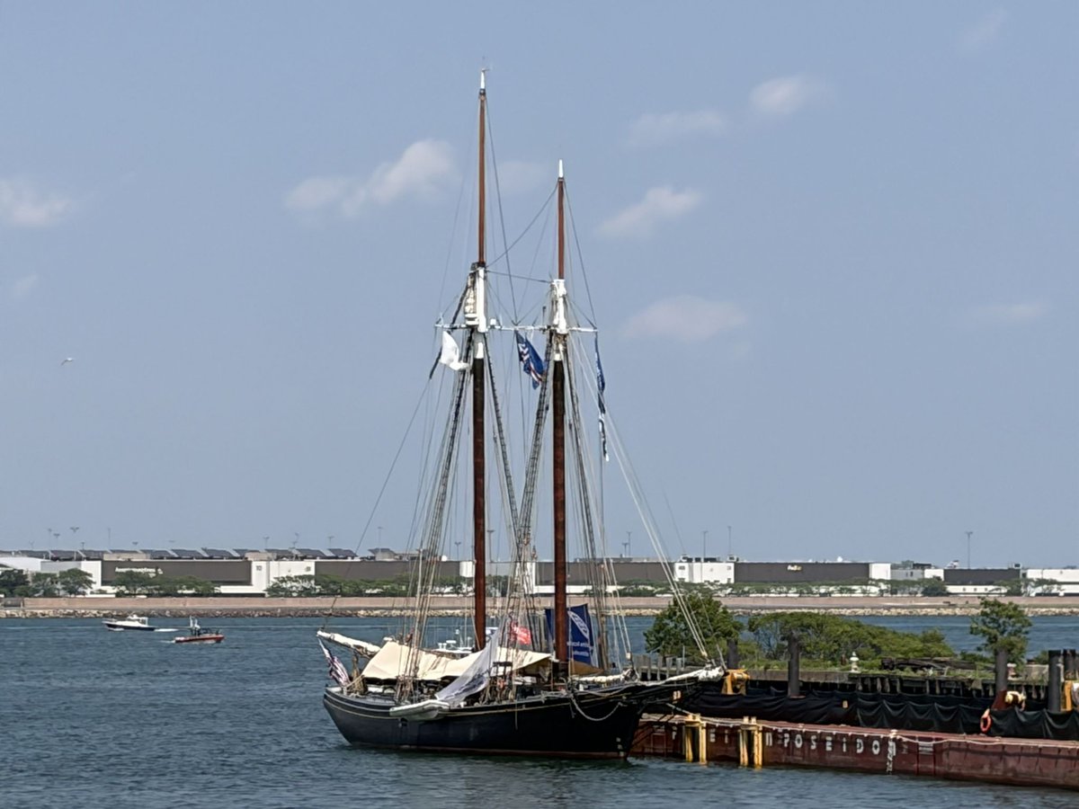 boc_intl's tweet photo. Some views don’t come around very often. ⚓
Our July Port of Boston Tour coincided with #SailBoston2026, giving guests a unique look at historic tall ships alongside today’s port operations.
A great reminder of Boston’s maritime history and its role in global trade. 🚢 https://t.co/C2j8h8T1Q8