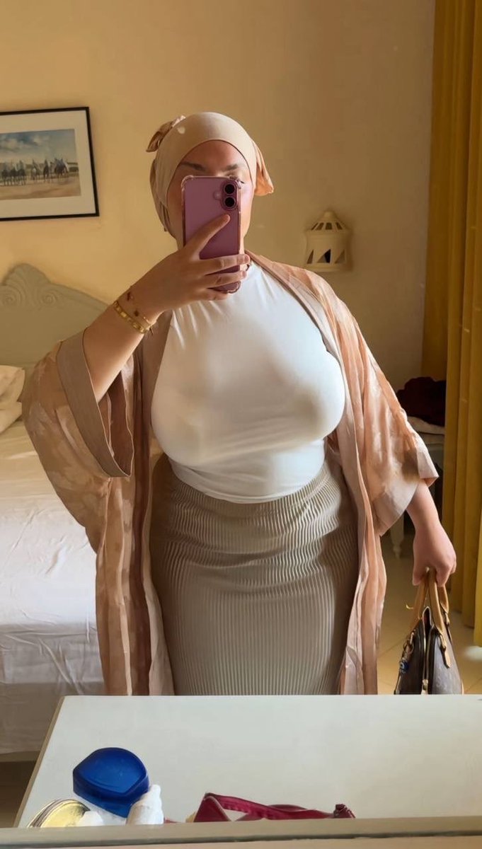 kirfkp's tweet photo. #hijabi #hijab #hoejabi #beurette #tana #92i #beubeu #voilée #arab #terma #marocaine
Ya du lait pour toute la famille putain. Si t'en veux + viens en pv https://t.co/VO33cgbBcl