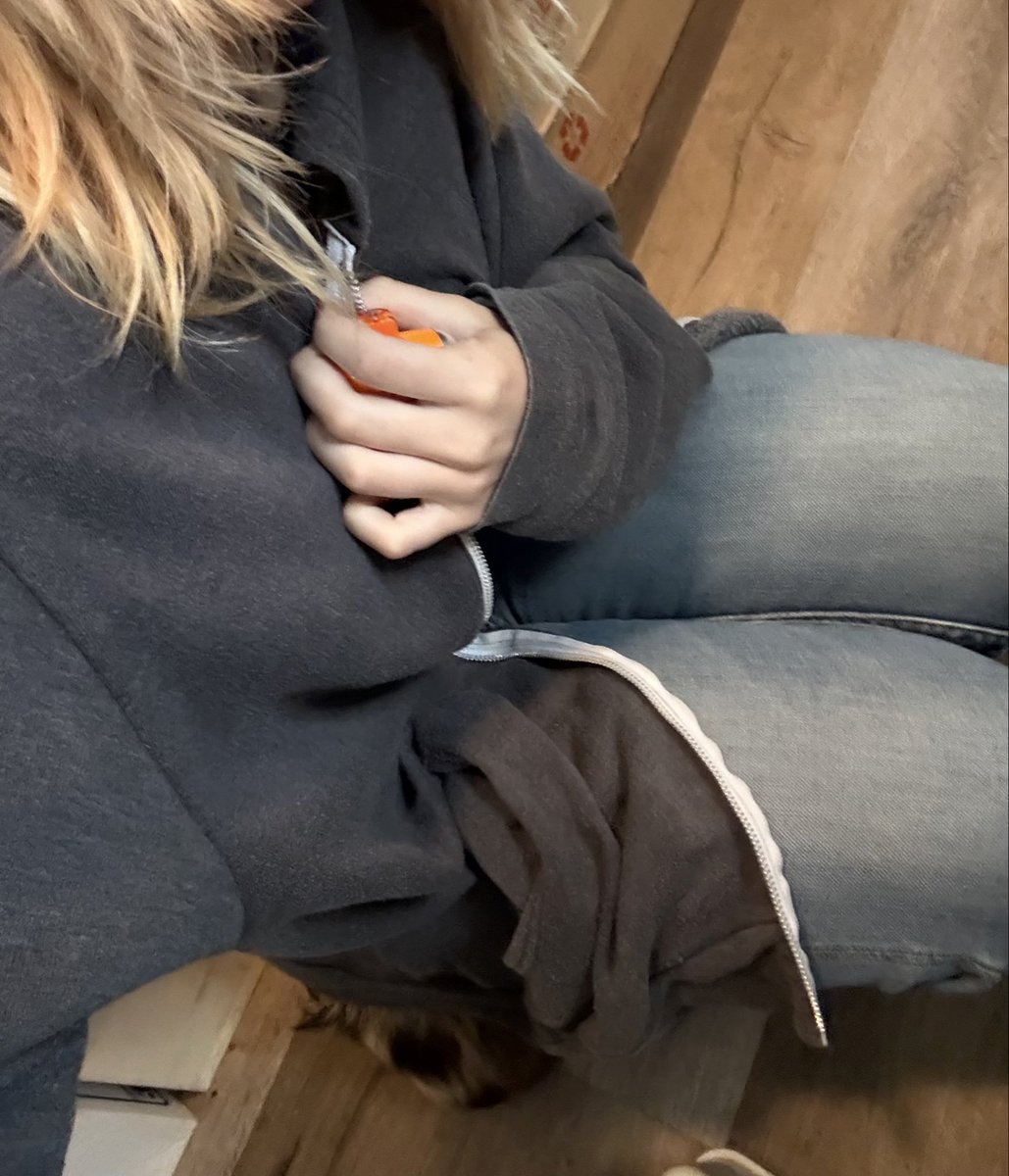 Hungry_Monarch's tweet photo. One of my favorite photos this year. When i stole my lovely boyfriends jacket😋 https://t.co/EKZzEiIynA