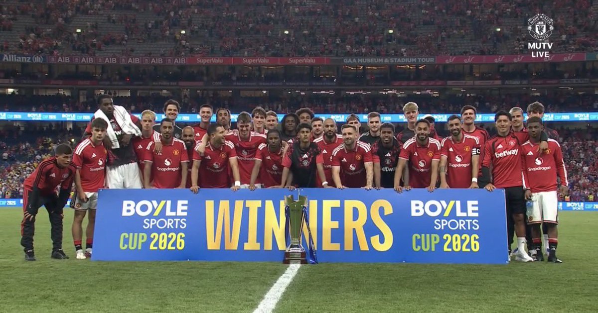 PamelaNjoku2's tweet photo. All we do is win trophies at this club 🔥🔥🤭 https://t.co/QlBSTQp3Ik