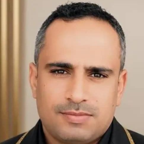 slymldd31's tweet photo. غارق كالظل يا 
سيدتي ..
متعب أشكو فراغ 
الأمكنه ..
حائر لم أمتلك غير
يدي ..
وصراعي خلف تلك 
الأزمنه ..
غارق لم أجد غير 
فمي ..
من يتمتم في الليالي 
المحزنه..
#الشاعر سليم الحداد# https://t.co/KEHTU7fKiS