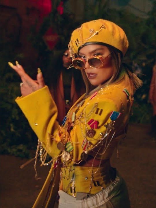 PopCrave's tweet photo. “BICHOTA” by KAROL G has reached 1 BILLION streams on Spotify.

It’s her 9th song to achieve this. https://t.co/svR4vB5b0o