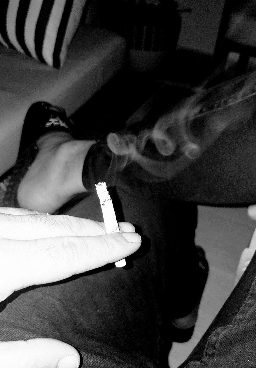 metruk_34's tweet photo. ..
______________________
Bazen Sadece
Yorgun Oluyor
İnsan,
Ne Küs
Ne Yalnız
Ne de,
Ne de Neyse İşte ..
______________________
..
#Neyse #İşte ᝰ🚬
.. https://t.co/MXqQ6szmb2