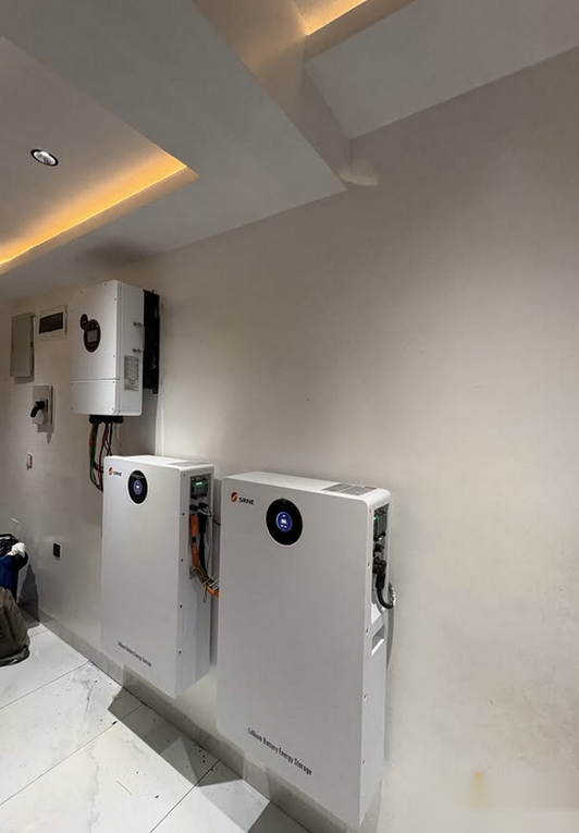 Jimvolt_Engr's tweet photo. Another home in Osun State just went off-grid reliable  Lithium battery energy storage system installed and running smoothly for a happy client. No more power cuts, no more generator fumes  just clean, steady power. 🇳🇬☀️
#SolarNigeria #OsunState #RenewableEnergy #EnergyStorage https://t.co/7QWdamAjJF