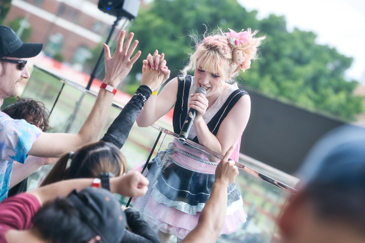 sunnyysaurus's tweet photo. ����✨yaho i’m sunnysaurus!✨💖
i’m high energy gyaru idol from SYDNEY, AUS 🇦🇺⚡️(they/them)
im a passionate and determined performer and I’m sooo excited to share my music and live performance all over the world! 

it’s nice to meet you! get to know me below ⬇️💖 https://t.co/3DuHxuKZZm