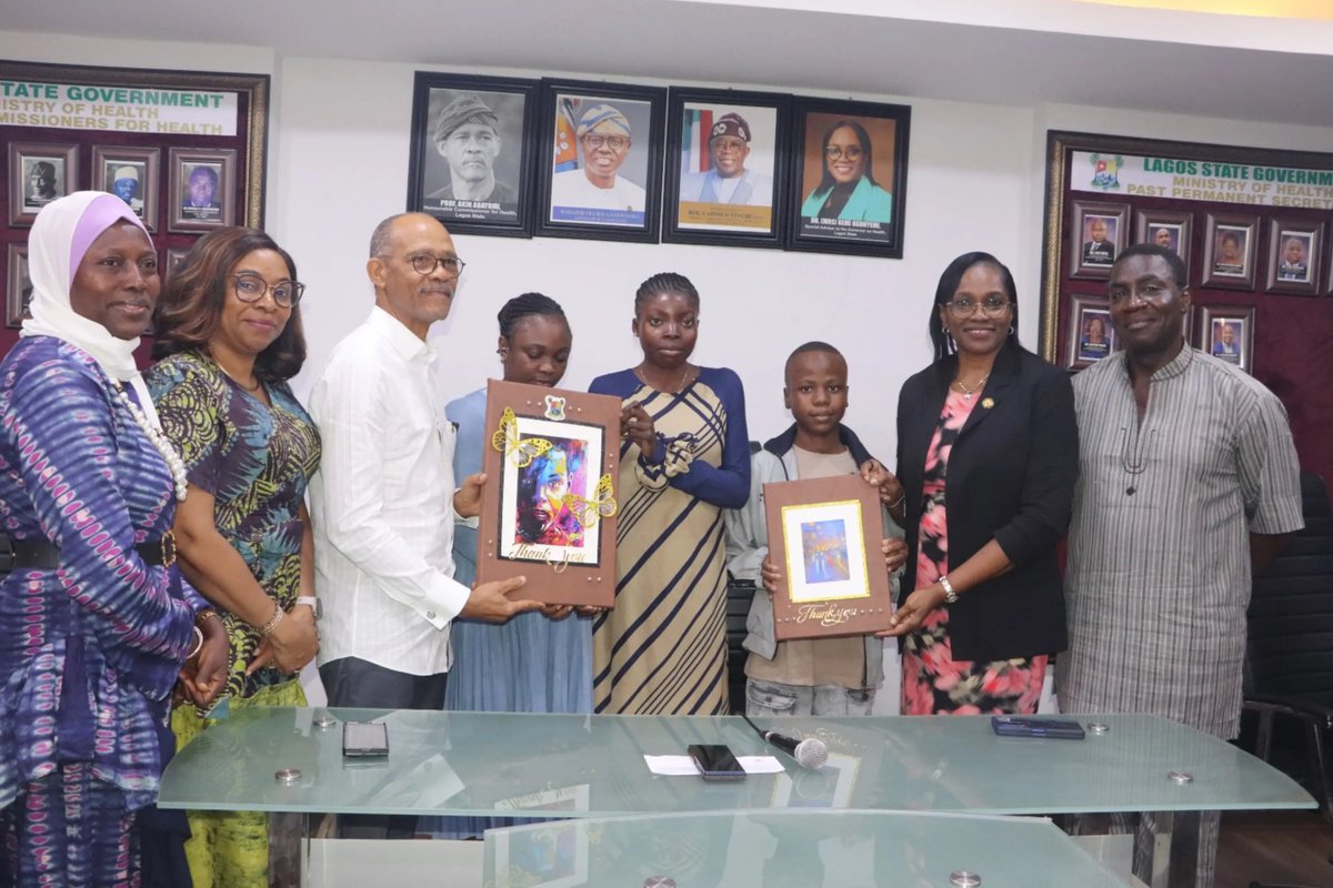 LSMOH's tweet photo. LAGOS CELEBRATES CARDIAC SURGERY SURVIVORS, PUSHES MANDATORY HEALTH INSURANCE

…Health insurance will prevent families from selling homes, land to save lives — Abayomi

…Lagos prioritises life-saving care despite limited funds — Ogunyemi

Read more... https://t.co/MWJaYlIgIm https://t.co/gOXhPDUgjr