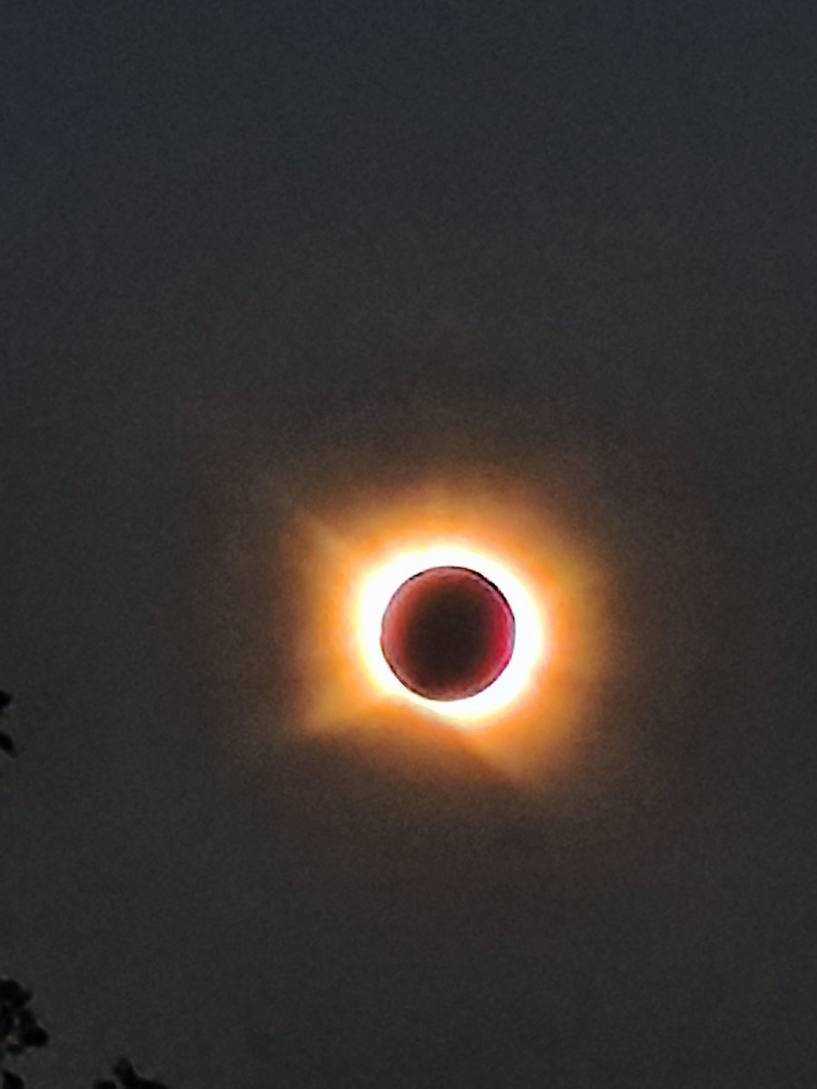 ArnaizRojo's tweet photo. Los del eclipse 🌞🌚 https://t.co/RxhqFFyAmn