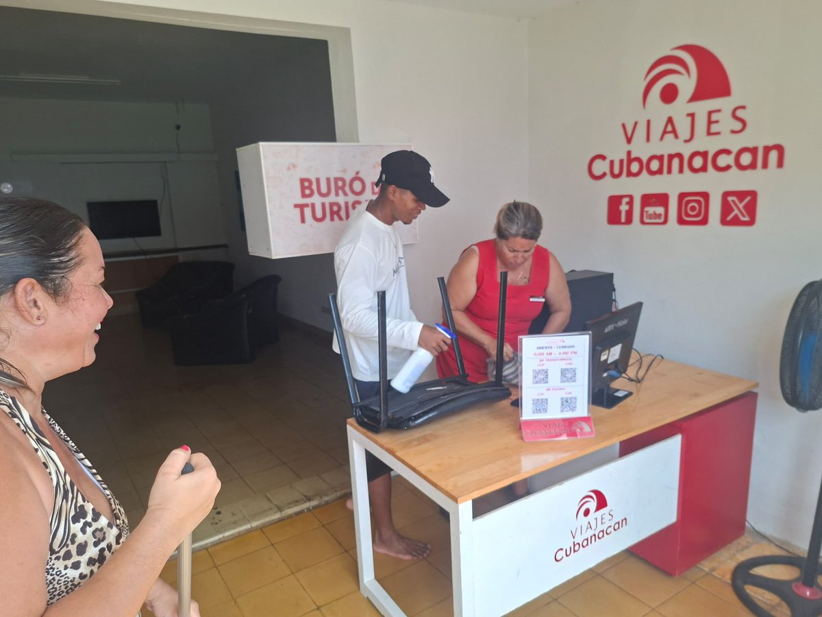 dir_avcvaradero's tweet photo. Cambio de labor en la Agencia Viajes Cubanacán en saludo al Día Internacional de la Juventud y al Centenario del Comandante en jefe Fidel Castro este. 
#MatancerosEnVictoria #FidelViveEntreNosotros https://t.co/mgd5Kj399k