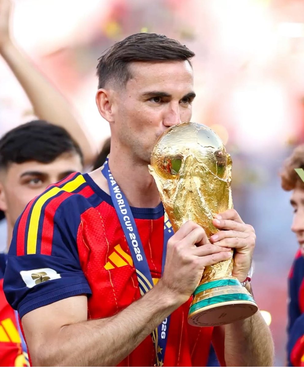 Tobs_fc's tweet photo. 🚨 STAT: Fabian Ruiz becomes the fastest player in football history to win 2 European trophies and a World Cup. 

He won all 3 in less than 90 days. https://t.co/D5t420nIRI