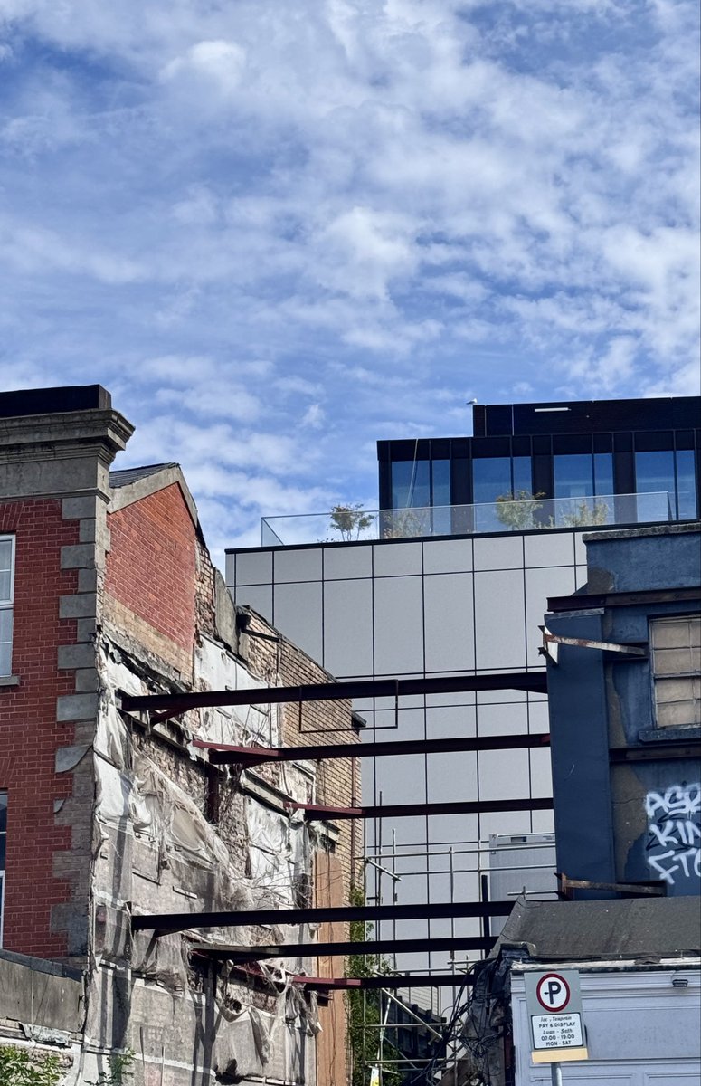 Eamon_Timmins's tweet photo. New meets old, #CamdenStreet #Dublin https://t.co/lMhgiJgWun