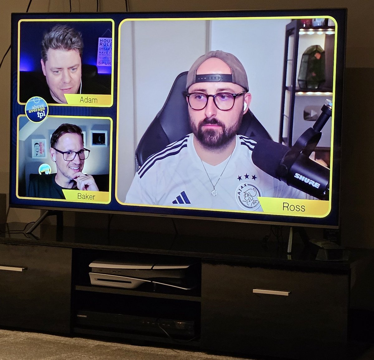 mrT_777's tweet photo. @FPL__Raptor Big head 😀 needed 50% of the screen.. https://t.co/dVH5QfsnL5