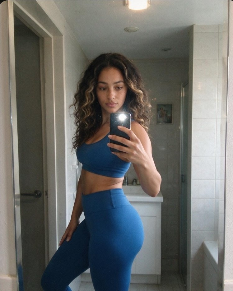 MyaRyan05's tweet photo. How am I looking?
https://t.co/k3jqRNfujO 

#curves #bigass #fanvue #cute https://t.co/Z9l4bDL9GD