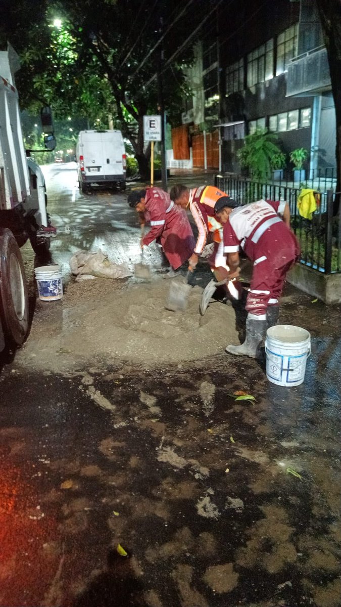 SOBSECDMX's tweet photo. @abogabo @locatel_mx @FedeChavezMX @BJAlcaldia @AccionesBJ @supercivicosmx Buen día. La solicitud ya fue atendida por personal operativo de la #SOBSE.
Agradecemos su reporte y compartimos evidencia fotográfica de la atención realizada.
#LaSOBSETrabajaParaTuComunidad
@GobCDMX https://t.co/k6uLeFG0lN