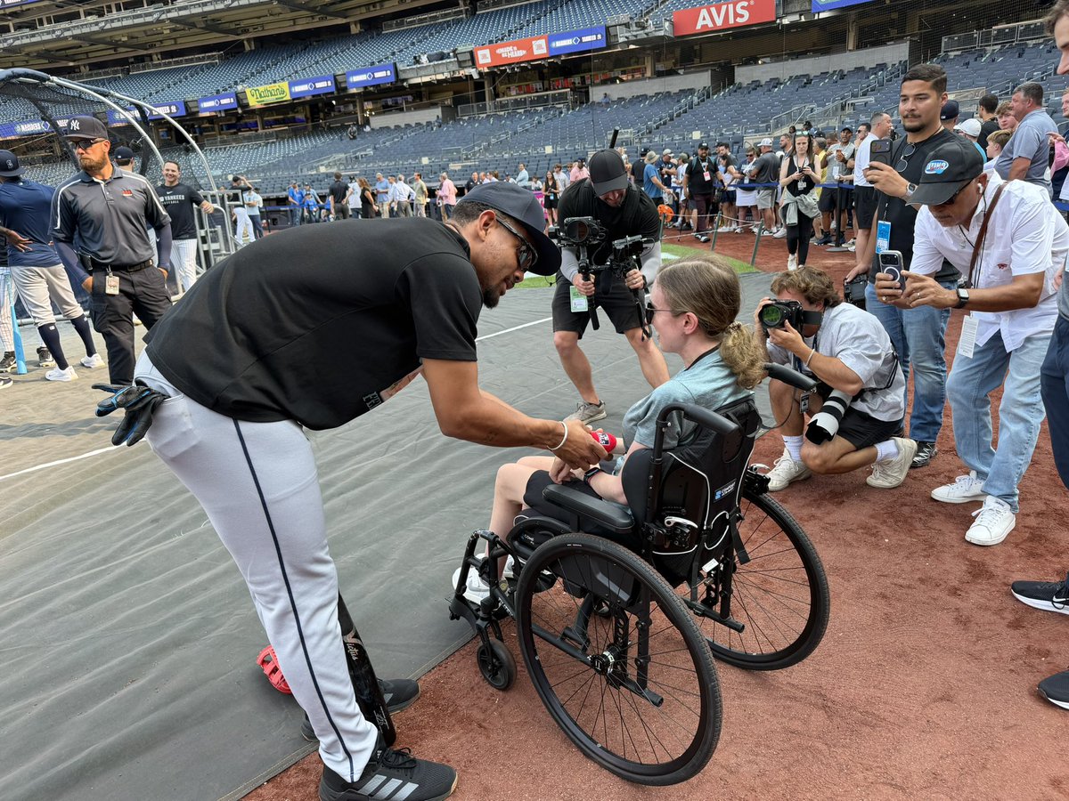 RyanDivish's tweet photo. Very cool to see @JRODshow44  present @SlangsOnSports with the special red wristband that he wore on May 29 when MLB celebrated Lou Gehrig  Day. Rodriguez hit a homer in the game. https://t.co/JDR5YvQsWH