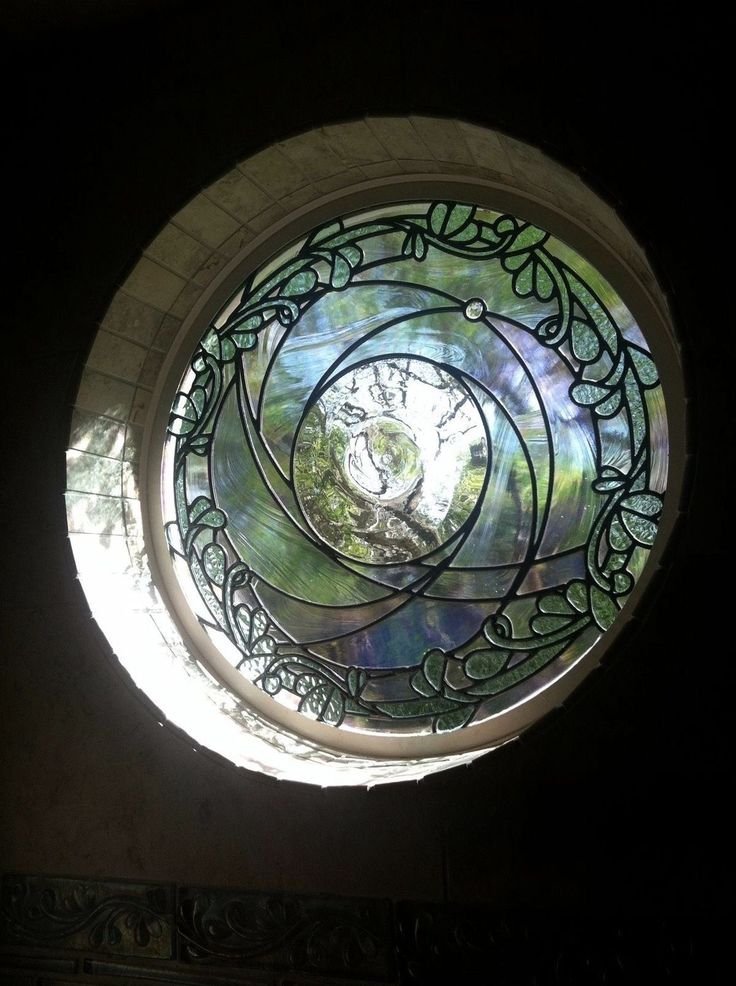 petalesblancs's tweet photo. stained glass window https://t.co/shdZsBM7WZ