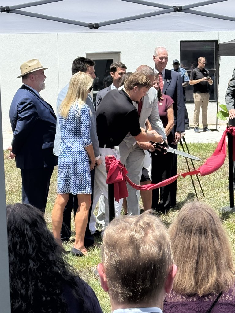 SpaceCoastYR's tweet photo. 🚨 IT’S DONE: @FloridaTech just officially opened Crimson Crossing, a $96M student housing complex at Babcock and University — it adds 556 beds for current and future Panthers!

Melbourne City Councilman (and our President Emeritus 🫡), @RealDavidNeuman, was asked to speak at the ribbon-cutting.

A major boost to our already-thriving area and a sign of good things ahead. Congrats! 🇺🇸