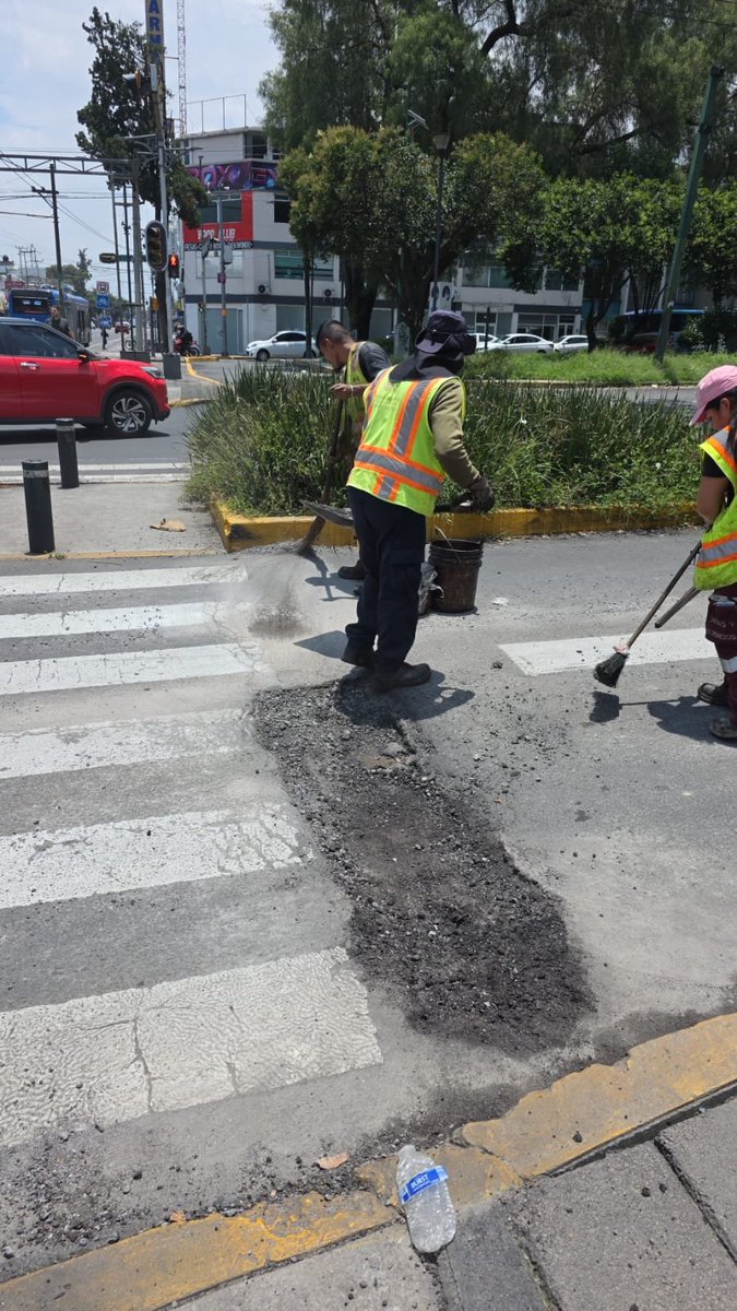 SOBSECDMX's tweet photo. @mombelen @Alcaldia_Coy @CI_CDMX @C5_CDMX @ClaraBrugadaM Buen día. Informamos que su reporte ya fue atendido por nuestra área operativa.
Compartimos testigo fotográfico de los trabajos realizados. Gracias por contribuir al mejoramiento de su comunidad.

@GobCDMX https://t.co/IwQHbZnazx