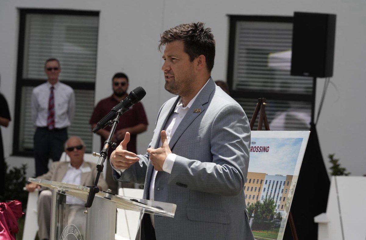 SpaceCoastYR's tweet photo. 🚨 IT’S DONE: @FloridaTech just officially opened Crimson Crossing, a $96M student housing complex at Babcock and University — it adds 556 beds for current and future Panthers!

Melbourne City Councilman (and our President Emeritus 🫡), @RealDavidNeuman, was asked to speak at the ribbon-cutting.

A major boost to our already-thriving area and a sign of good things ahead. Congrats! 🇺🇸