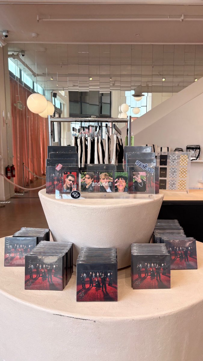 andvennn's tweet photo. esta bien bonito el pop up 😭😭 https://t.co/5ify5kC5OB