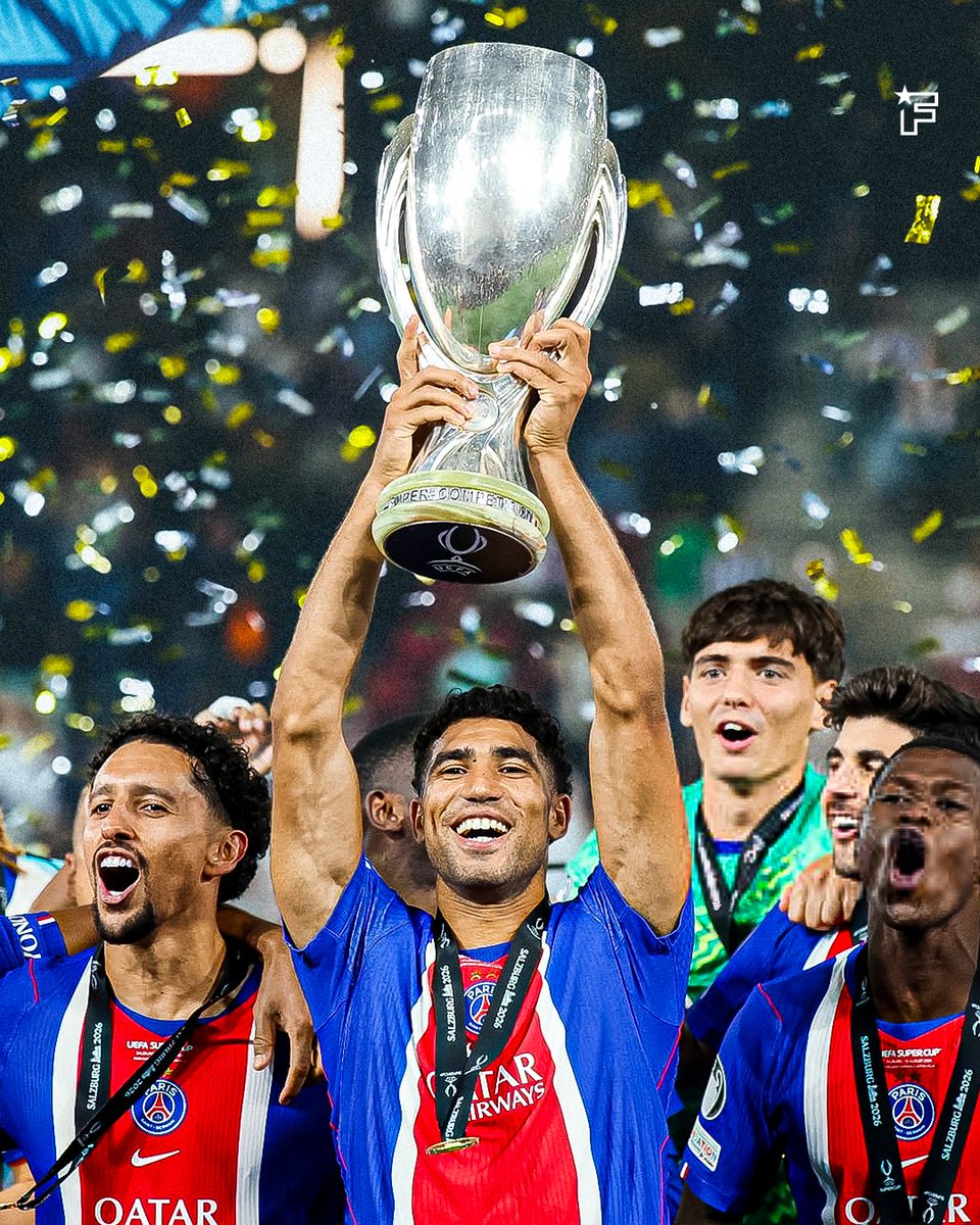 footmercato's tweet photo. La meilleure équipe du monde. ❤️💙🏆 https://t.co/7rhD6I3Nnx