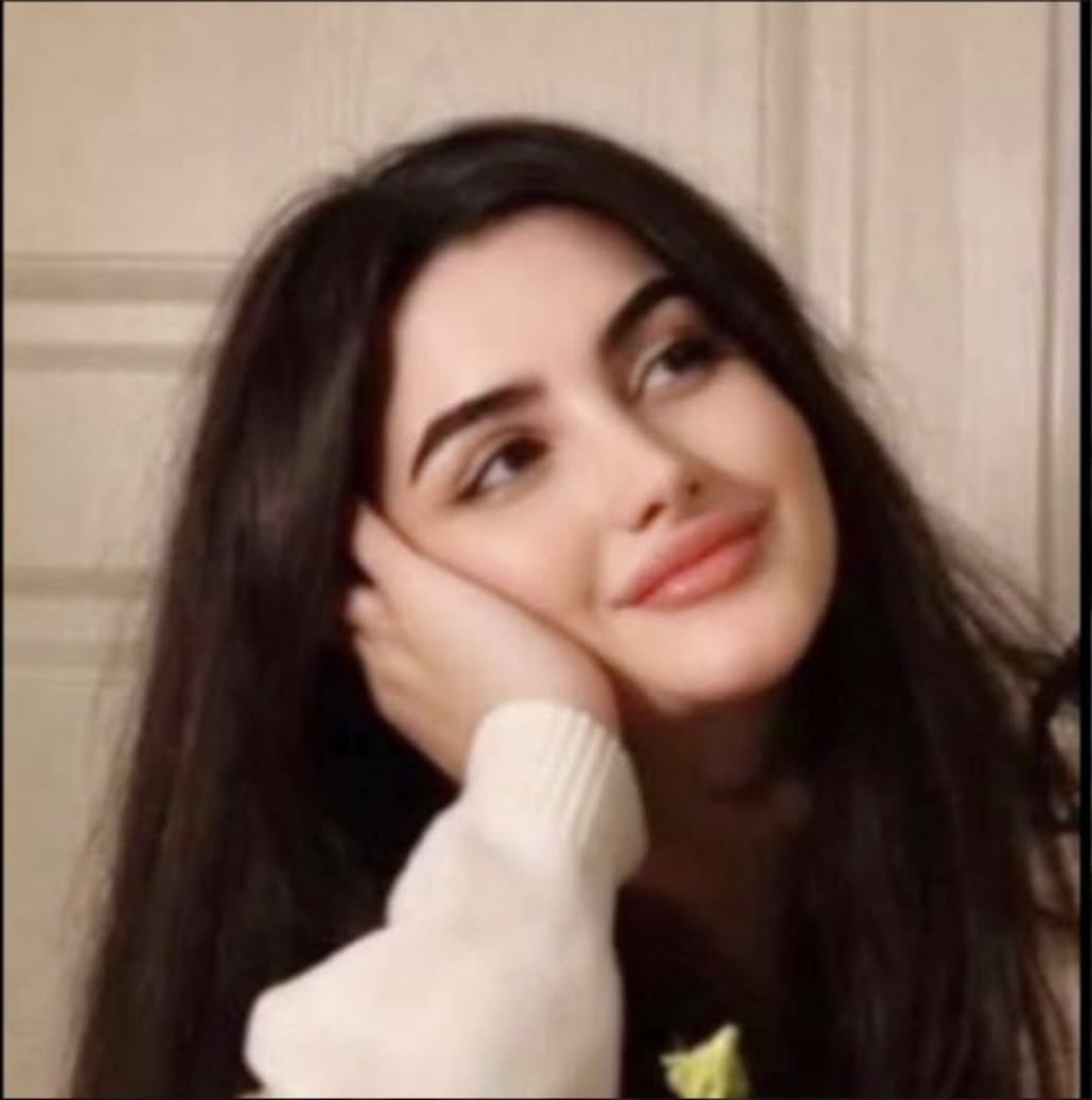 Mashael_ll_'s tweet photo. تدهشني العبارات العميقة اشعر وكأن أصحابها يأكلون السُكر كثيرًا🦋💞
#اتاملك https://t.co/bl7ggxIoHa