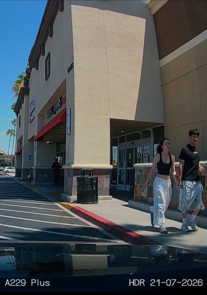 Danua7h's tweet photo. @FirestormYT5 @YorzTrulyJuice No way u droolers are believing it LMAO. And they’re still dating btw https://t.co/DpE5HPQAeW
