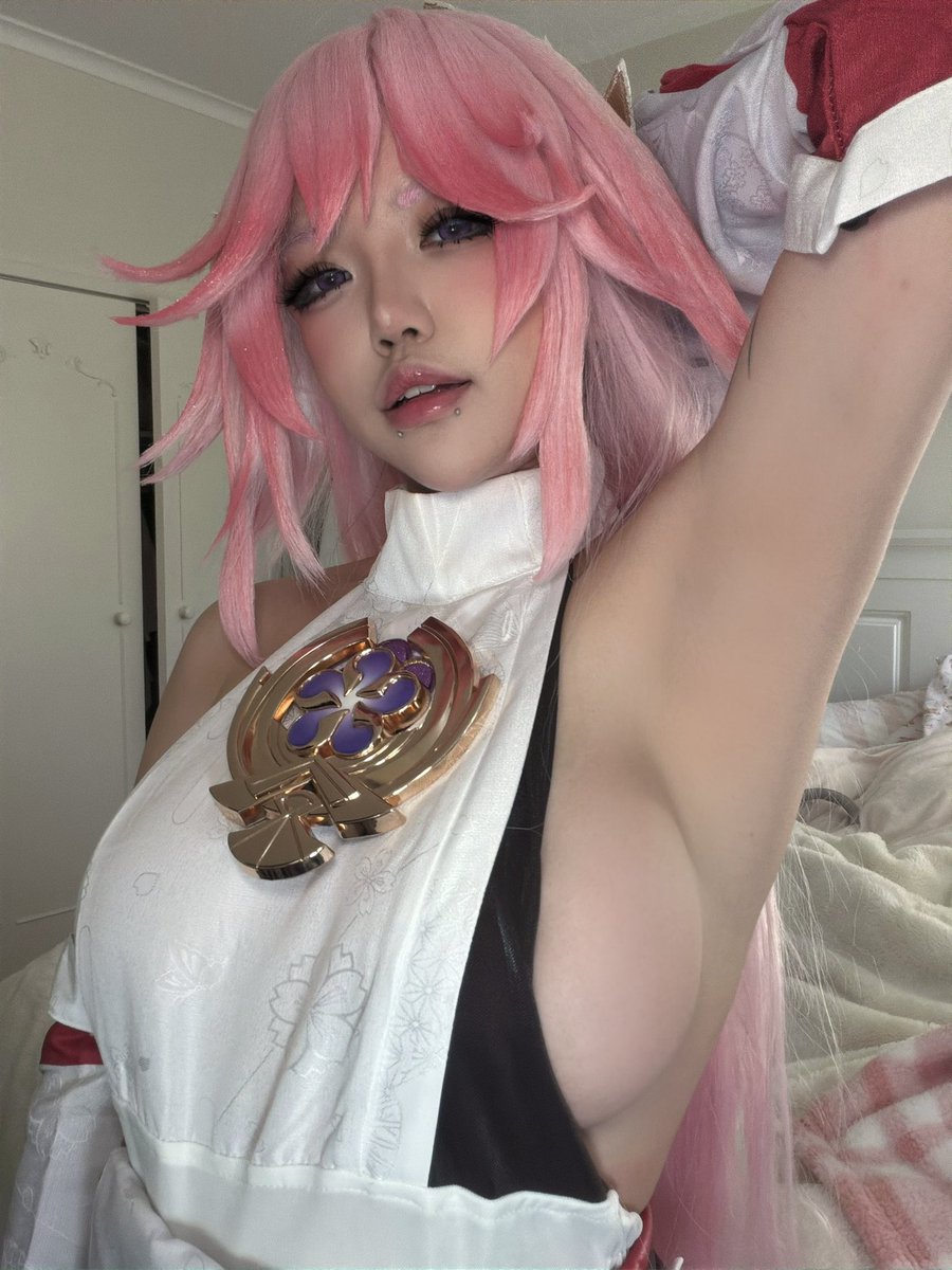 daphubun's tweet photo. yae miko side booba 🩷 https://t.co/nLZJVNQGdW