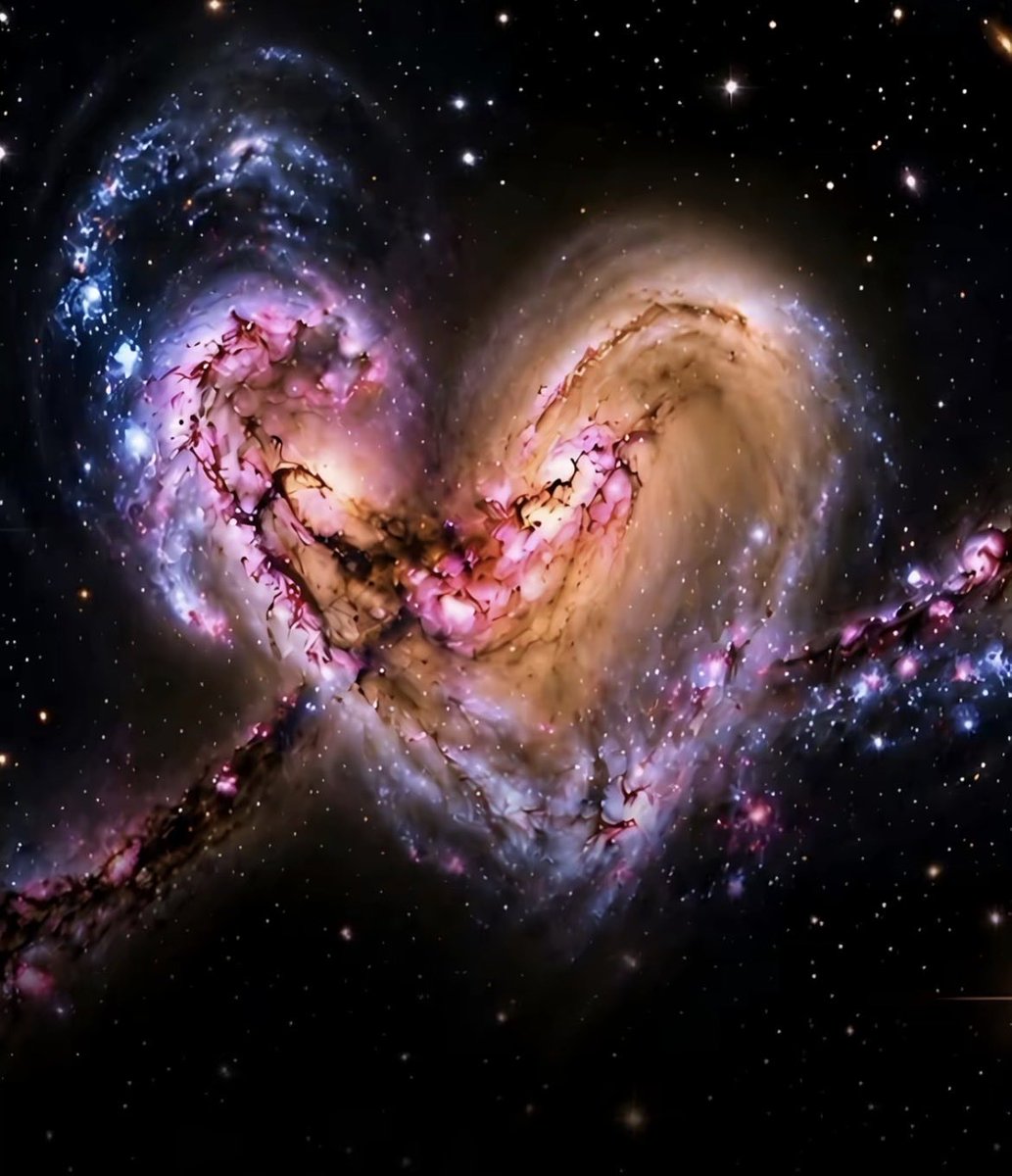jhnlkh_'s tweet photo. dites vous c’est le résultat de la rencontre entre deux galaxies, depuis la terre on distingue un cœur c’est trop jolie https://t.co/j3vMWIo0Il