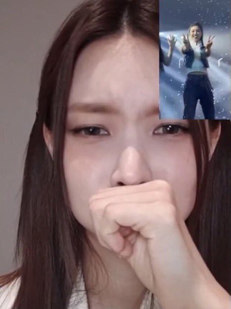 rohzanim's tweet photo. 노윤아 팬들이 영통에서 따뜻한 말 왕창 해주면 못참고 엉엉 울어버리는 여자아이인거...ㅜㅜㅠ...ㅜㅜ    안아줘야돼   예쁜말양파로키워야돼 https://t.co/R2ef7GUN1L