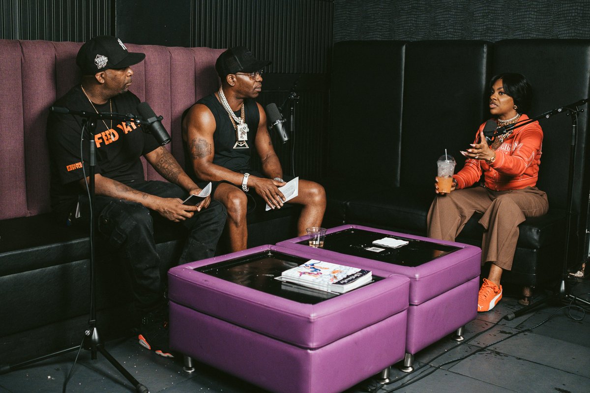 TonyYayo's tweet photo. Jess Hilarious doing numbers therealreport. https://t.co/XQEO7cgbVm