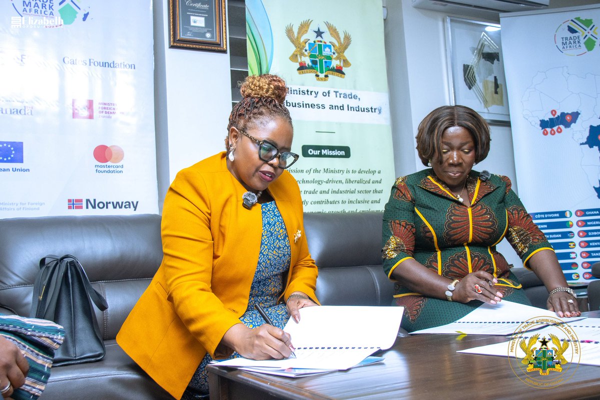 ofosu_adjare's tweet photo. Today, I renewed the partnership between the Ministry of Trade, Agribusiness and Industry and TradeMark Africa through the signing of a new Memorandum of Understanding. https://t.co/yfrX3juhQL