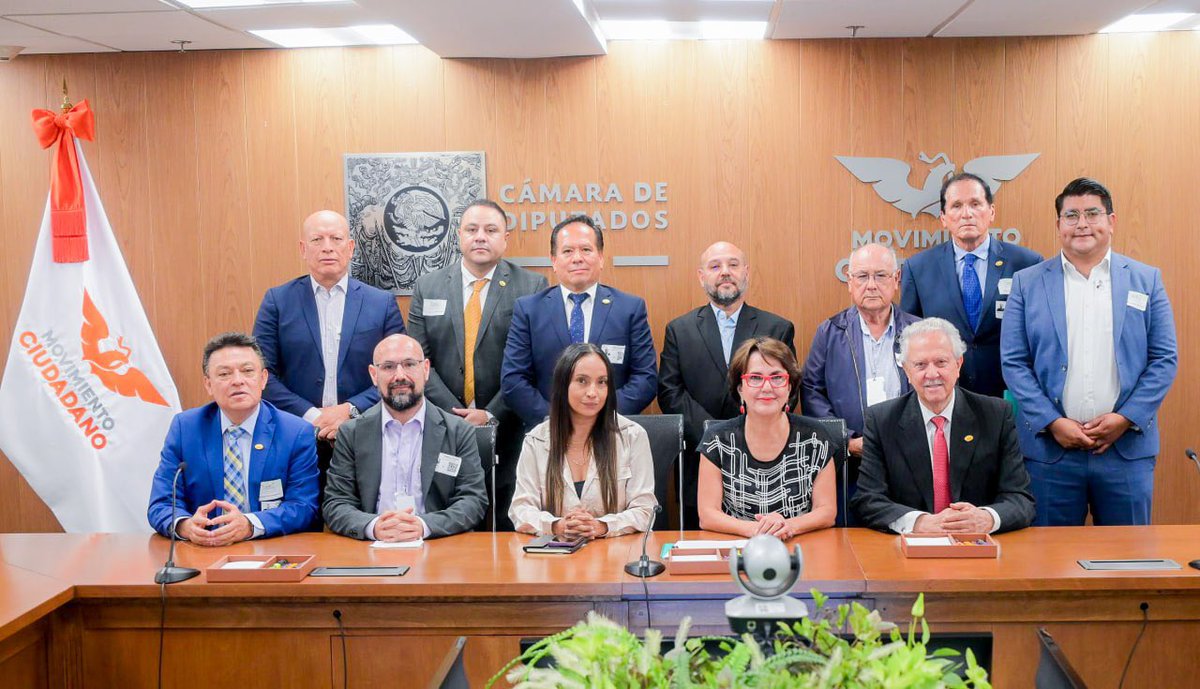 PatriciaMercado's tweet photo. Estamos en diálogo con el sector de transporte de carga agrupado en la @CONATRAM_Mexico, que plantea diferentes problemáticas, algunas desde la perspectiva de la movilidad segura.

Desde la Comisión de Movilidad de @Mx_Diputados daremos seguimiento para que otras comisiones e instituciones formen parte de este diálogo en busca de soluciones.