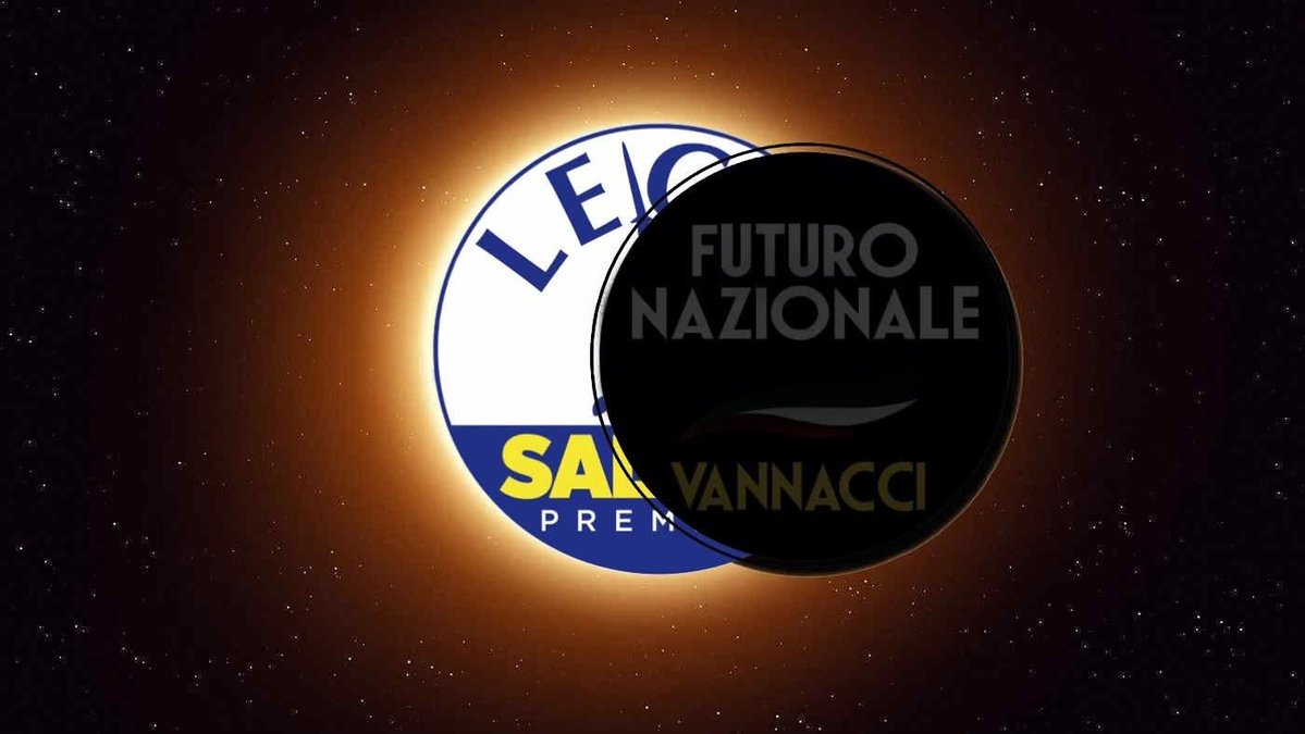 LaPrimaManina's tweet photo. Avete visto l'eclisse? https://t.co/SFYp5hqGOA