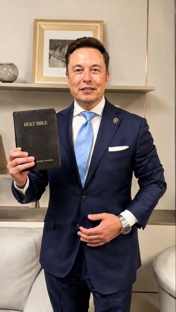 spaceX_vision78's tweet photo. Be Honest 

Do you have a physical Bible  at home? https://t.co/QrS2tDOguI