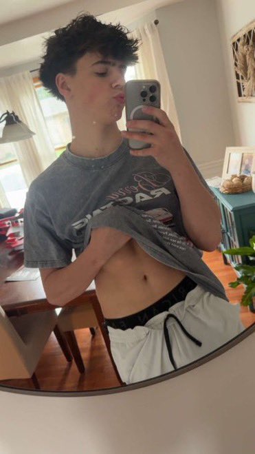 Dureloq7's tweet photo. Tap https://t.co/aEviwNfFHO for your premium access and to ba1t that crush of yours🥵 https://t.co/uhsge2REwp