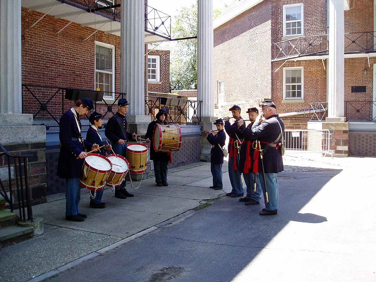 liny67th's tweet photo. COUNTERMARCH!!! (20 Years Ago) 12 August 2006: Living History on Governors Island

From our website, "The 67th NY, First Long Island made its first visit to the very underrated Governor's Island in New York Harbor. During the Civil War the island was used a POW camp for Confederate prisoners. Two of our own fell in with the 119th NY for the day. We had fantastic weather for mid August: warm, sunny, and not at all humid."

https://t.co/kBFoPx7cdX