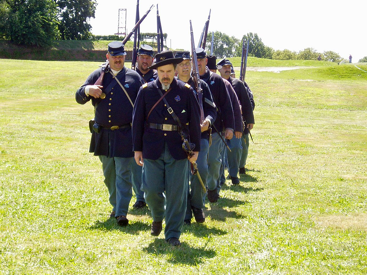 liny67th's tweet photo. COUNTERMARCH!!! (20 Years Ago) 12 August 2006: Living History on Governors Island

From our website, "The 67th NY, First Long Island made its first visit to the very underrated Governor's Island in New York Harbor. During the Civil War the island was used a POW camp for Confederate prisoners. Two of our own fell in with the 119th NY for the day. We had fantastic weather for mid August: warm, sunny, and not at all humid."

https://t.co/kBFoPx7cdX