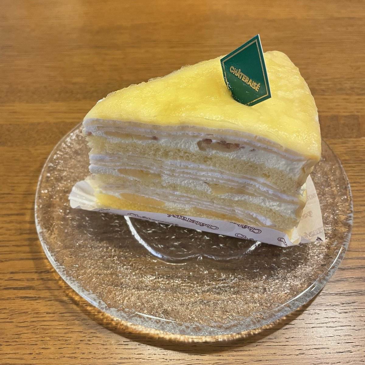 aousaco's tweet photo. 実家の帰省の手土産にシャトレーゼへ🍰✨
自分用にチョイスしたのはもちろん、Joelleさんがハマったという「瀬戸内レモンとはちみつのクレープケーキ」🍋🍯🍴
とっても美味しくて幸せでした🌟
他にも瀬戸内レモンを使ったお菓子があって一緒に購入しました💛
食べるのが楽しみ☺️ https://t.co/MKsxXP8zkg