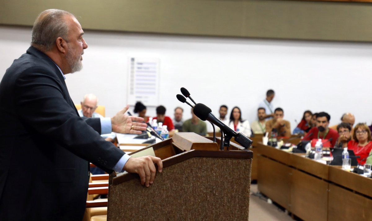 MMarreroCruz's tweet photo. Fue un privilegio participar en el foro "#Fidel y los retos de la economía mundial", espacio de análisis y debate que ratificó la vigencia extraordinaria de su pensamiento para construir un orden económico internacional más justo, democrático y sostenible. 

#100AñosConFidel https://t.co/QibjMg5bkq