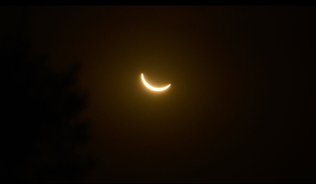 M_infinitoo's tweet photo. Mis fotografías del #EclipseEspaña https://t.co/BsuDKXbeVr