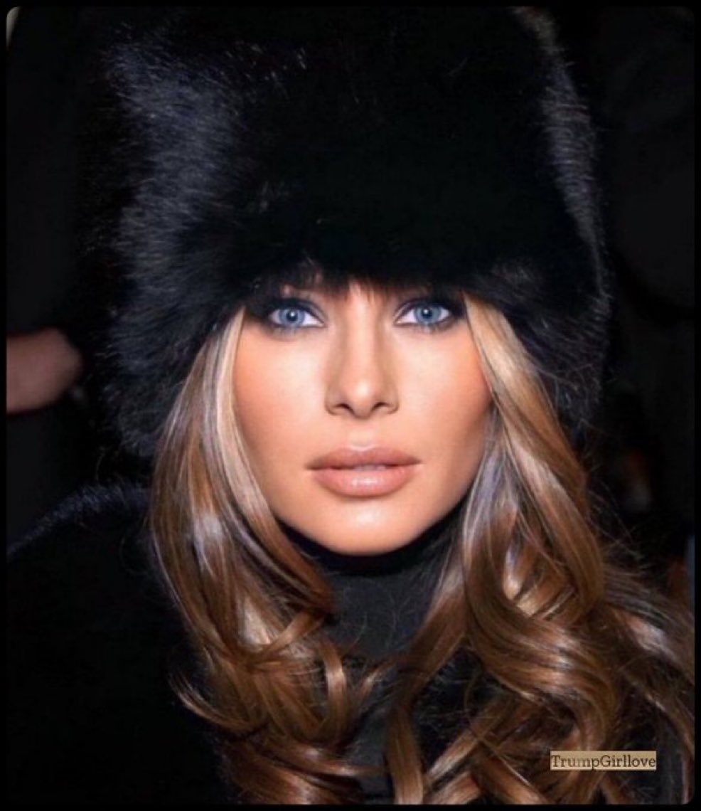 TrumpNewsRepor's tweet photo. Melania ❤️ https://t.co/fn8G7QQe7i