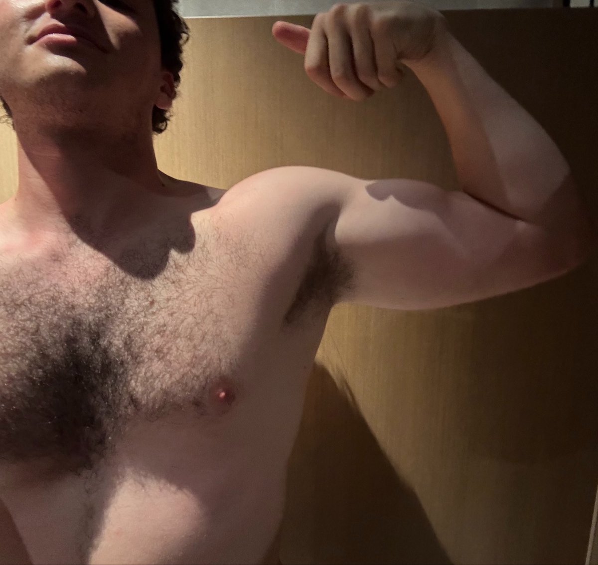 rightofwhey's tweet photo. Finally growing some arms https://t.co/WlyxPYBAY5