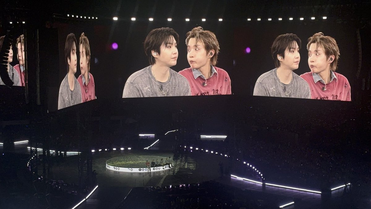 phan_is_sope's tweet photo. Hi guys! I’m slowly getting more into stan twitter. I’m lucky enough to say I’ve seen BTS 3 times and I’m seeing Dan and Phil in October! I currently love:
Ateez
BTS
Xlov
Txt
Twice 
Shinee
Cravity
Stray Kidz 
&amp; Xdinary heroes
I’m always interested in new groups and new friends! https://t.co/uMZ60PQZSi