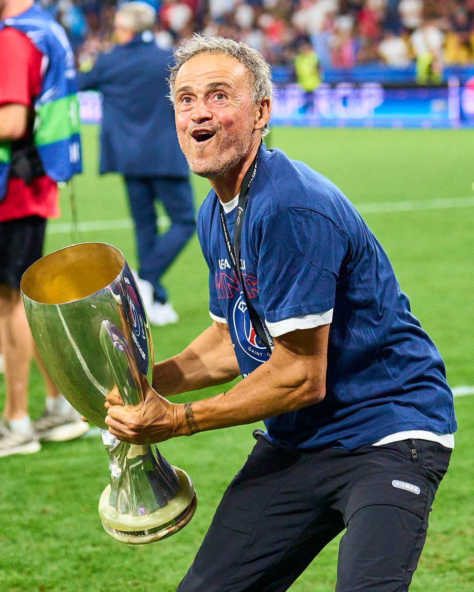 ChampionsLeague's tweet photo. Luis Enrique does it again 🏆

#SuperCup https://t.co/SuMLWRpmns